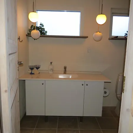 Midskovvej Holiday House * Кертеминне