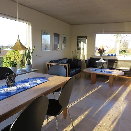 Midskovvej Holiday House * Кертеминне